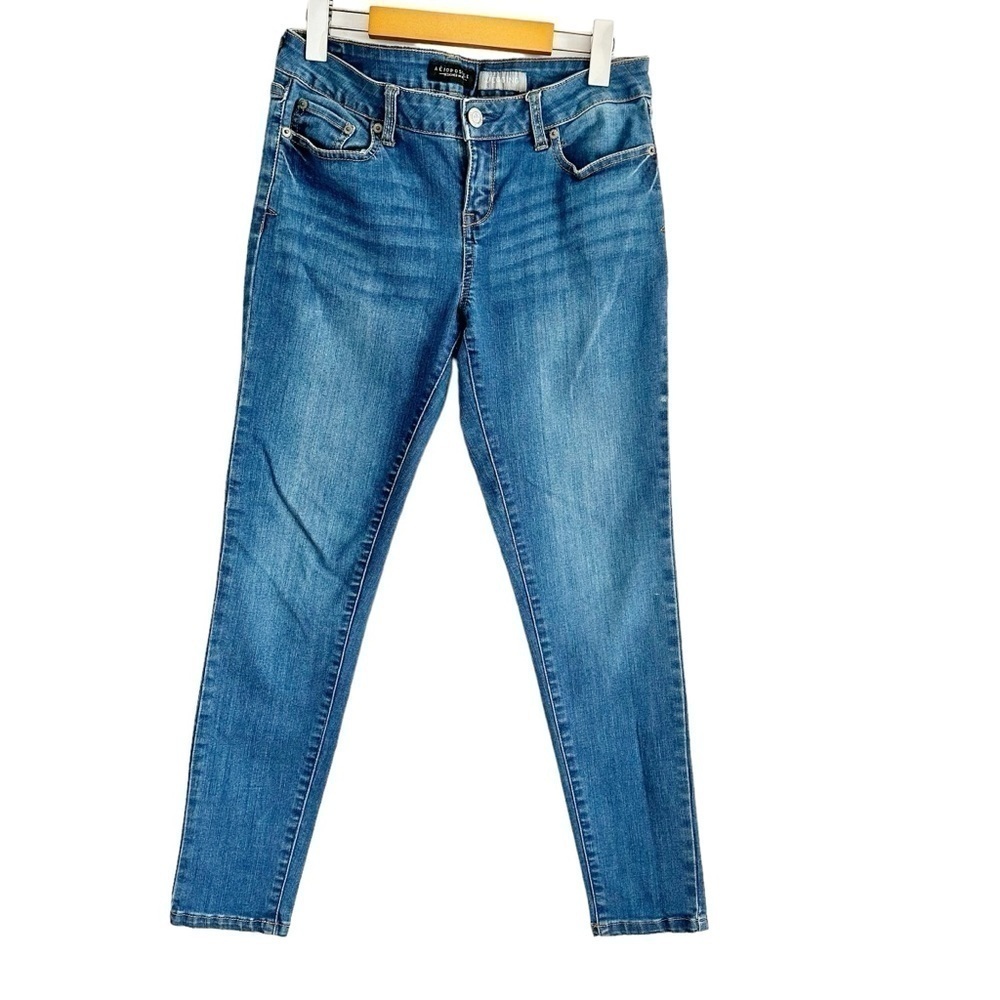 Aeropostale Low Rise Medium Wash Jegging Size 8 Regular